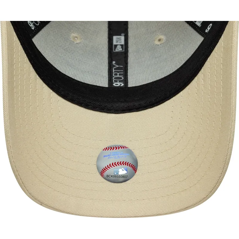 petten-gebogen-beige-verstelbaar-voor-kinderen-9forty-fruit-icon-van-new-york-yankees-mlb-van-new-era