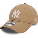 petten-gebogen-bruin-verstelbaar-9twenty-league-essential-van-new-york-yankees-mlb-van-new-era