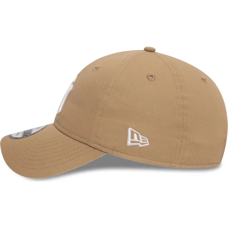 petten-gebogen-bruin-verstelbaar-9twenty-league-essential-van-new-york-yankees-mlb-van-new-era