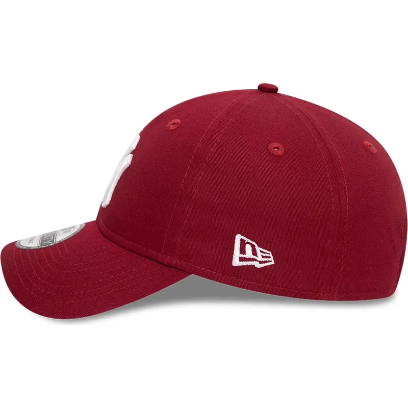 petten-gebogen-rood-verstelbaar-9twenty-league-essential-van-new-york-yankees-mlb-van-new-era