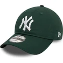 petten-gebogen-groen-verstelbaar-9twenty-league-essential-van-new-york-yankees-mlb-van-new-era
