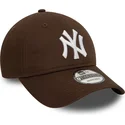 petten-gebogen-bruin-verstelbaar-9twenty-league-essential-van-new-york-yankees-mlb-van-new-era