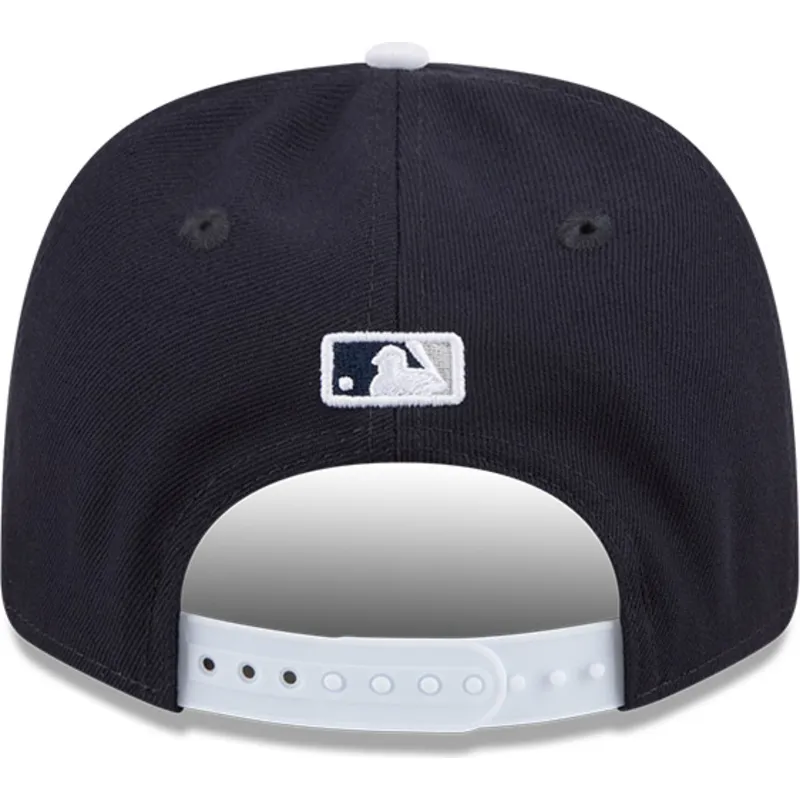 petten-gebogen-marineblauw-snapback-9seventy-stretch-snap-flower-van-new-york-yankees-mlb-van-new-era