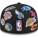 petten-plat-zwart-fitted-59fifty-all-over-van-nba-van-new-era
