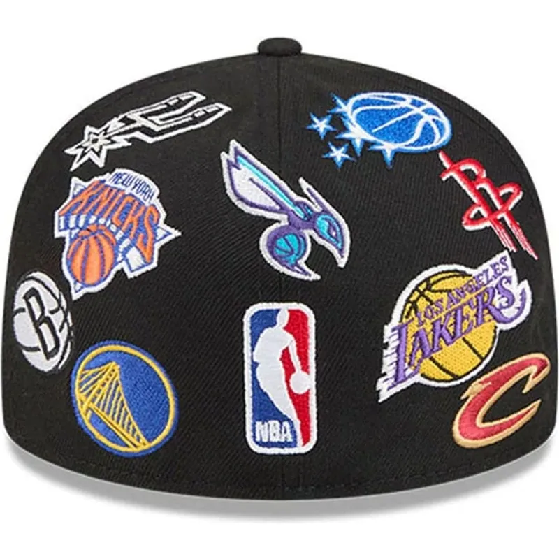 petten-plat-zwart-fitted-59fifty-all-over-van-nba-van-new-era
