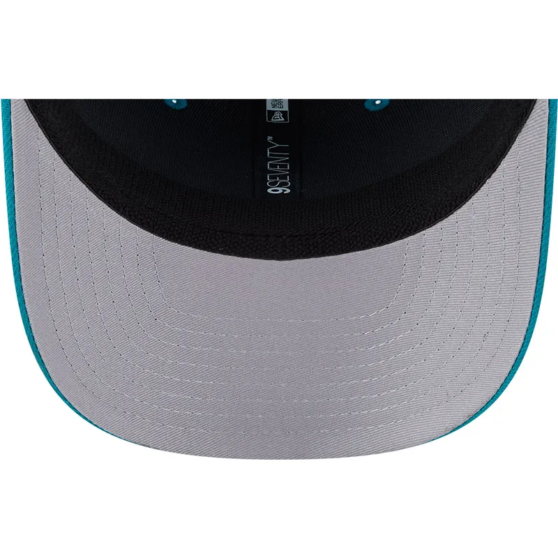petten-gebogen-blauw-snapback-9seventy-stretch-snap-evergreen-helmet-van-miami-dolphins-nfl-van-new-era