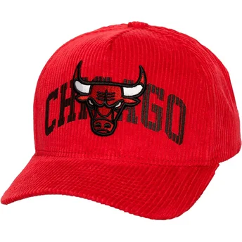 Petten gebogen rood snapback Arch Stamp Pro van Chicago Bulls NBA van Mitchell & Ness