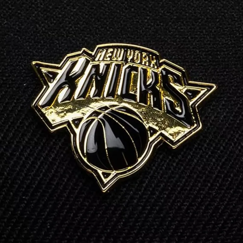 petten-gebogen-zwart-snapback-pinned-gold-pro-van-new-york-knicks-nba-van-mitchell-ness petten-gebogen-zwart-snapback-pinned-gold-pro-van-new-york-knicks-nba-van-mitchell-ness