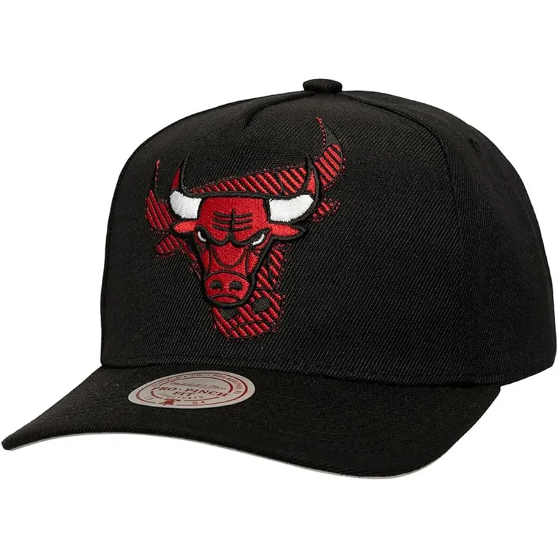 petten-gebogen-zwart-snapback-tilted-pro-van-chicago-bulls-nba-van-mitchell-ness