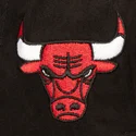 petten-gebogen-zwart-snapback-shady-suede-pro-van-chicago-bulls-nba-van-mitchell-ness