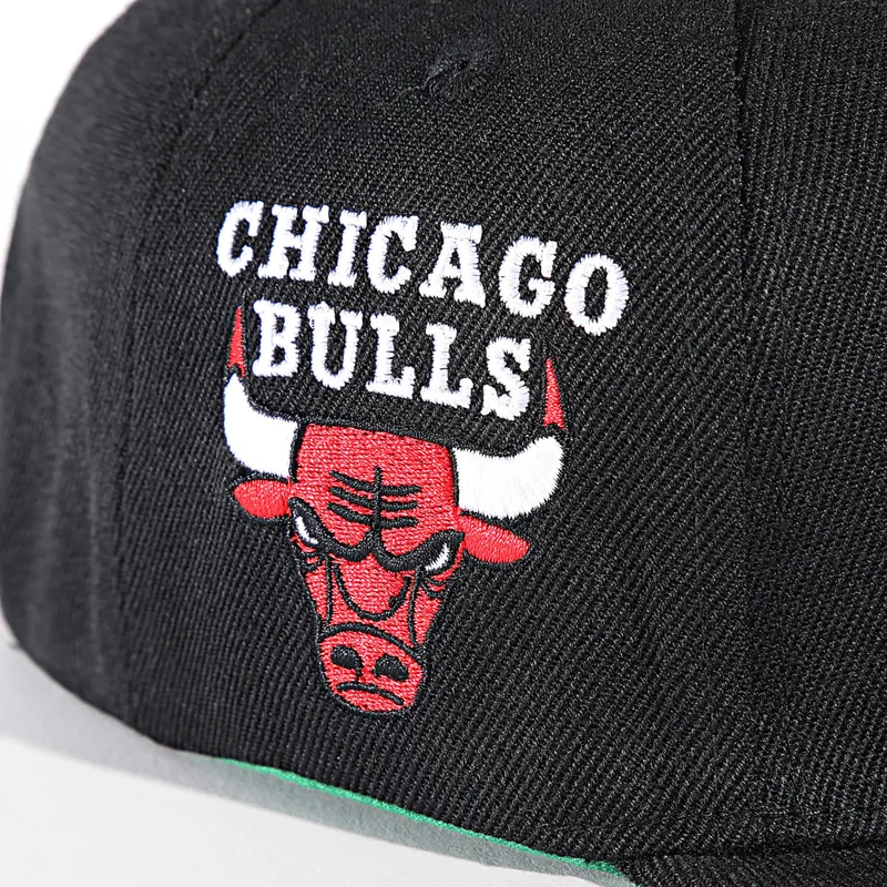 petten-plat-zwart-snapback-triple-play-van-chicago-bulls-nba-van-mitchell-ness