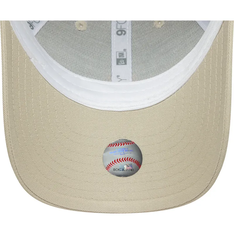 petten-gebogen-beige-verstelbaar-voor-kinderen-9forty-homefield-van-new-york-yankees-mlb-van-new-era