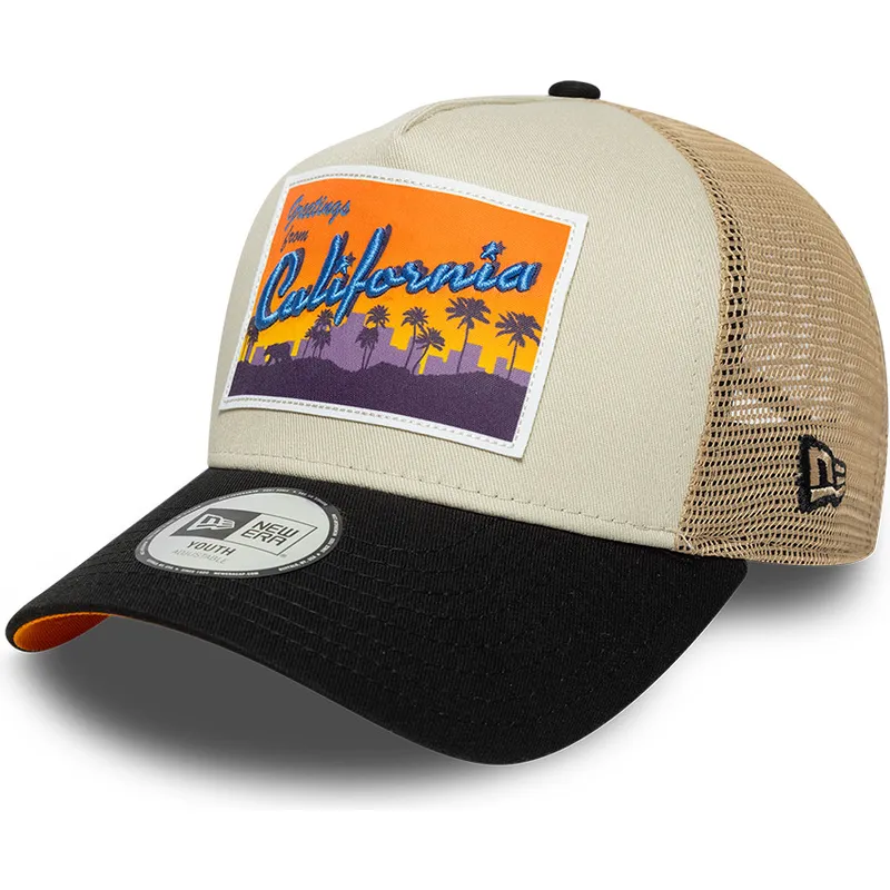 petten-gebogen-beige-snapback-voor-kinderen-a-frame-location-patch-van-new-era