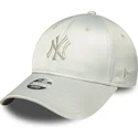petten-gebogen-groen-verstelbaar-9forty-bow-back-satin-van-new-york-yankees-mlb-van-new-era