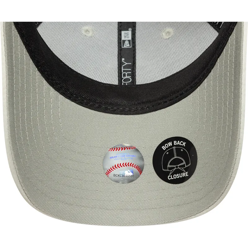 petten-gebogen-groen-verstelbaar-9forty-bow-back-satin-van-new-york-yankees-mlb-van-new-era petten-gebogen-groen-verstelbaar-9forty-bow-back-satin-van-new-york-yankees-mlb-van-new-era
