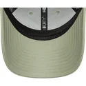 petten-gebogen-groen-verstelbaar-9forty-beaded-van-new-era