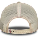 petten-gebogen-beige-snapback-9forty-m-crown-a-frame-van-new-era