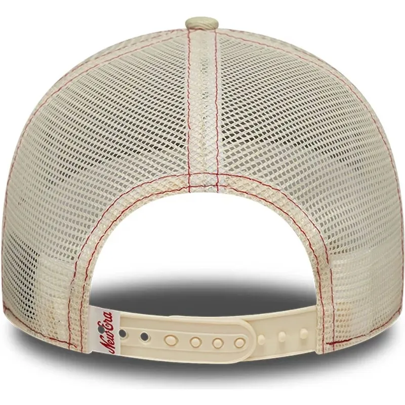 petten-gebogen-beige-snapback-9forty-m-crown-a-frame-van-new-era