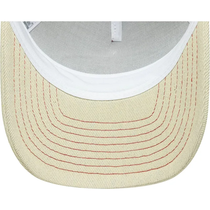 petten-gebogen-beige-snapback-9forty-m-crown-a-frame-van-new-era