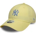 petten-gebogen-geel-verstelbaar-9twenty-league-essential-midi-van-new-york-yankees-mlb-van-new-era
