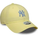 petten-gebogen-geel-verstelbaar-9twenty-league-essential-midi-van-new-york-yankees-mlb-van-new-era