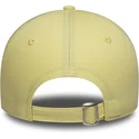petten-gebogen-geel-verstelbaar-9twenty-league-essential-midi-van-new-york-yankees-mlb-van-new-era