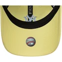 petten-gebogen-geel-verstelbaar-9twenty-league-essential-midi-van-new-york-yankees-mlb-van-new-era