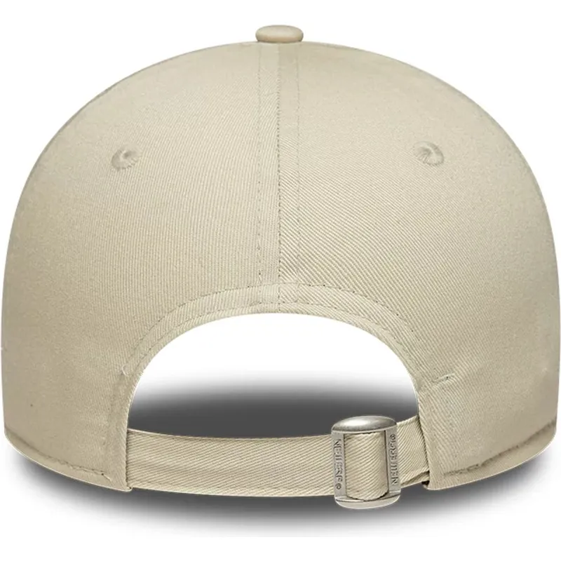 petten-gebogen-beige-verstelbaar-9forty-beaded-van-new-era