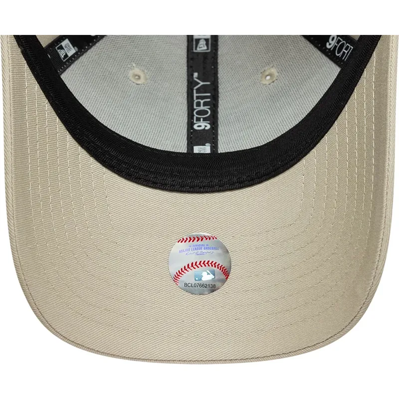 petten-gebogen-beige-verstelbaar-9forty-league-essential-van-los-angeles-dodgers-mlb-van-new-era