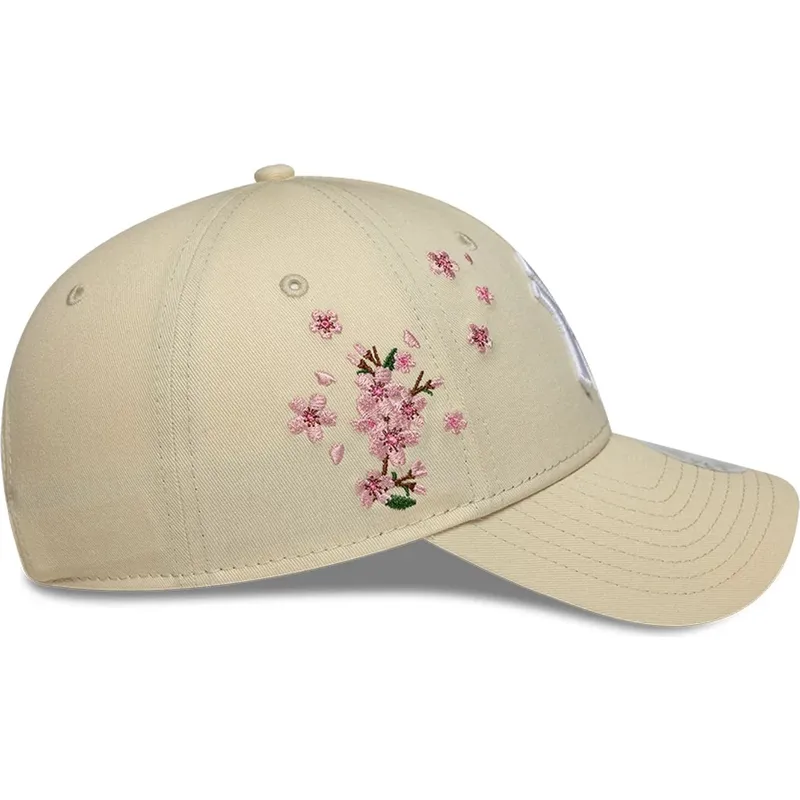 petten-gebogen-beige-verstelbaar-9forty-floral-icon-side-van-new-york-yankees-mlb-van-new-era