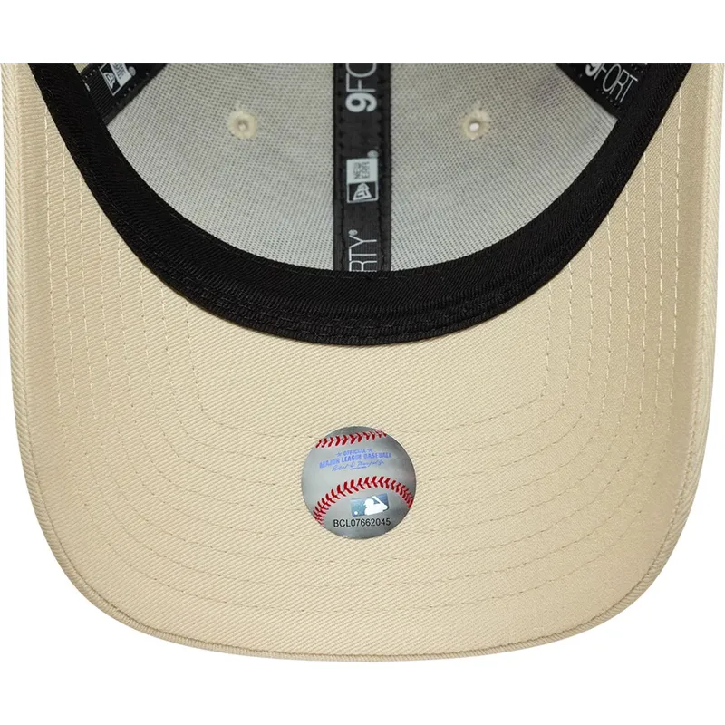 petten-gebogen-beige-verstelbaar-9forty-floral-icon-side-van-new-york-yankees-mlb-van-new-era
