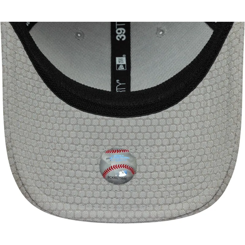 petten-gebogen-grijs-fitted-39thirty-stretch-mesh-van-new-york-yankees-mlb-van-new-era