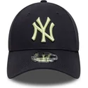 petten-gebogen-marineblauw-verstelbaar-9forty-league-essential-van-new-york-yankees-mlb-van-new-era