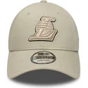 petten-gebogen-beige-verstelbaar-9forty-team-outline-van-los-angeles-lakers-nba-van-new-era