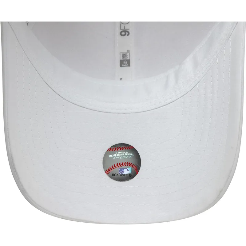 petten-gebogen-wit-verstelbaar-9forty-flawless-van-new-york-yankees-mlb-van-new-era