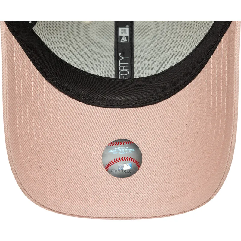 petten-gebogen-beige-verstelbaar-rosa-rosa-9forty-world-series-patch-van-los-angeles-dodgers-mlb-van-new-era