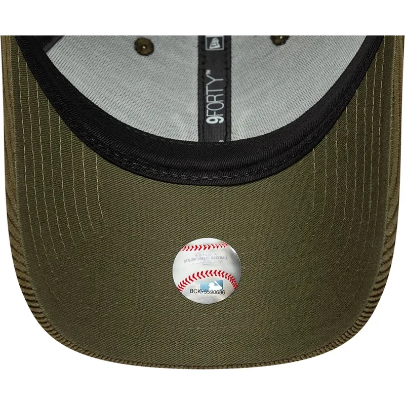 petten-gebogen-groen-verstelbaar-9forty-soft-cord-van-new-york-yankees-mlb-van-new-era