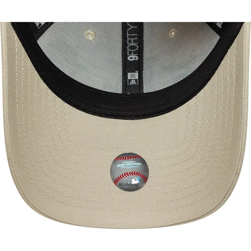 petten-gebogen-beige-verstelbaar-9forty-city-icon-van-los-angeles-dodgers-mlb-van-new-era