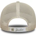 petten-gebogen-beige-verstelbaar-9forty-homefield-midi-van-new-york-yankees-mlb-van-new-era
