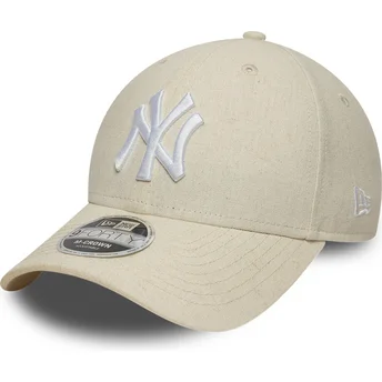 Petten gebogen beige snapback 9FORTY M-Crown Linen van New York Yankees MLB van New Era