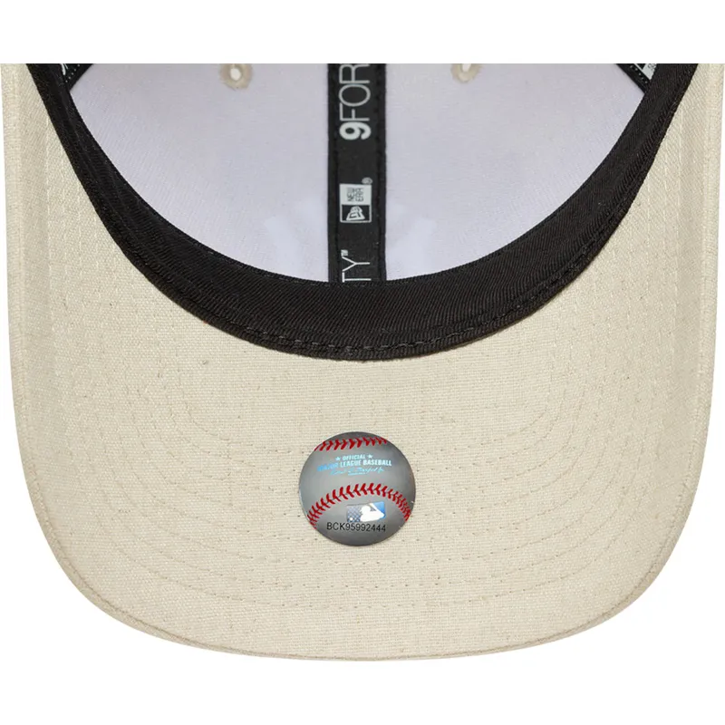 petten-gebogen-beige-snapback-9forty-m-crown-linen-van-new-york-yankees-mlb-van-new-era