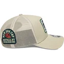 petten-gebogen-beige-snapback-9forty-m-crown-a-frame-multi-patch-van-new-era