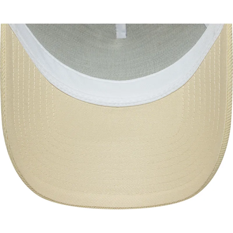 petten-gebogen-beige-snapback-a-frame-denim-leather-patch-van-new-era
