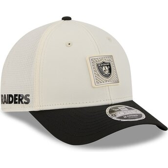 Petten gebogen beige snapback 9FORTY M-Crown Training Pack 2026 van Las Vegas Raiders NFL van New Era