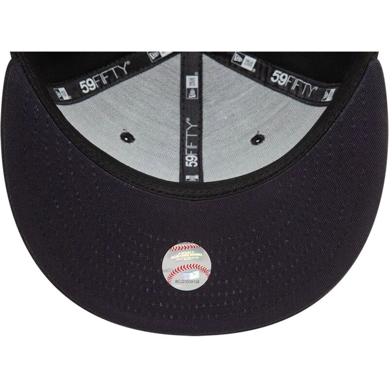 petten-plat-zwart-fitted-59fifty-heart-icon-van-atlanta-braves-mlb-van-new-era