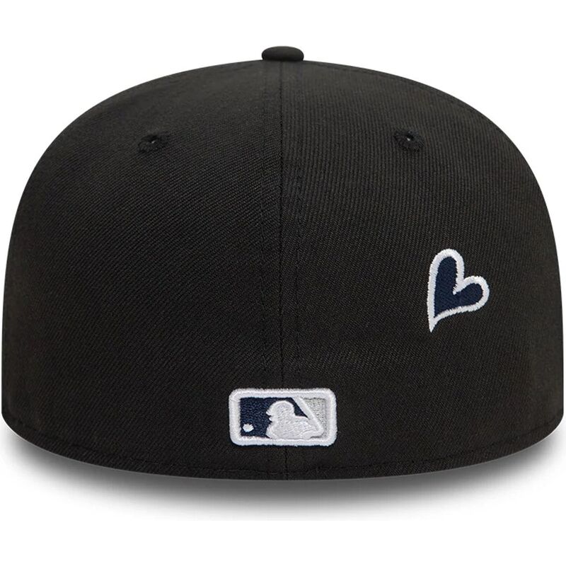 petten-plat-zwart-fitted-59fifty-heart-icon-van-new-york-yankees-mlb-van-new-era