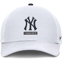 petten-gebogen-wit-snapback-primetime-dri-fit-rise-structured-van-new-york-yankees-mlb-van-nike