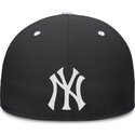 petten-plat-zwart-fitted-primetime-dri-fit-true-structured-round-bill-van-new-york-yankees-mlb-van-nike