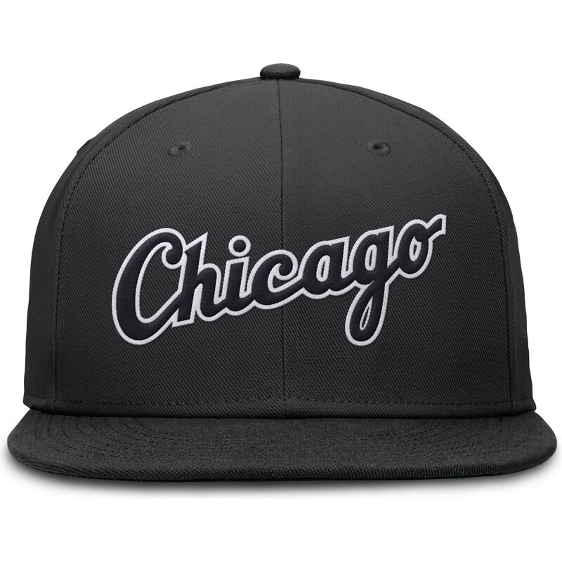 petten-plat-zwart-fitted-dri-fit-true-structured-round-bill-van-chicago-white-sox-mlb-van-nike