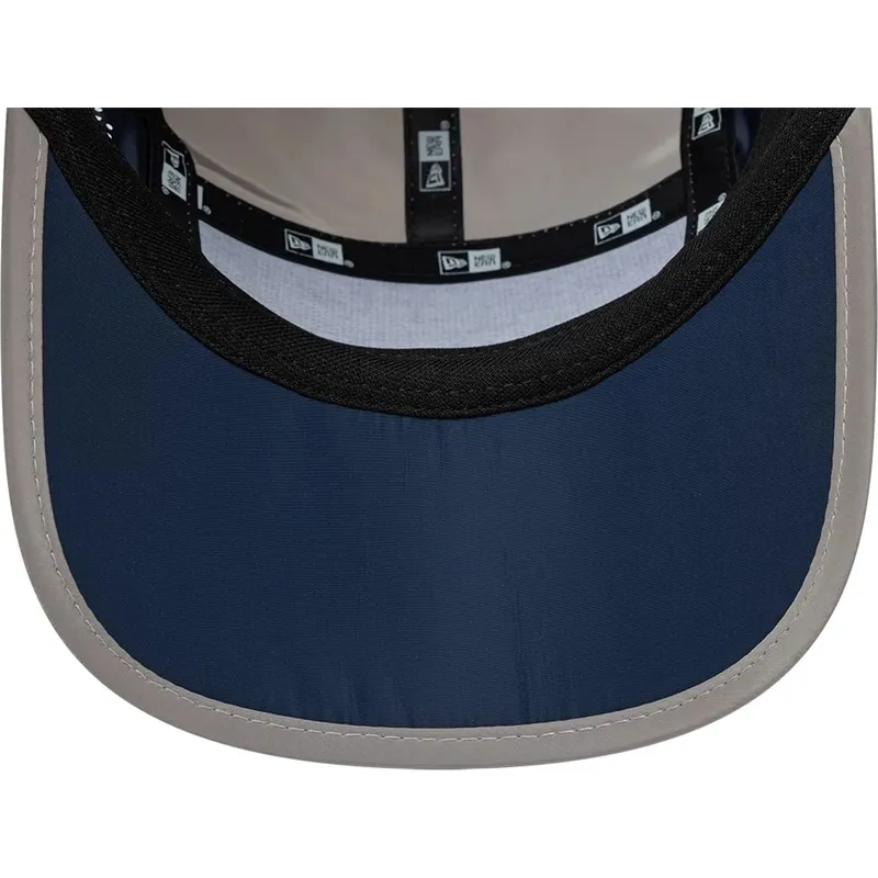 petten-gebogen-hond-marineblauw-verstelbaar-runner-colour-block-van-new-era